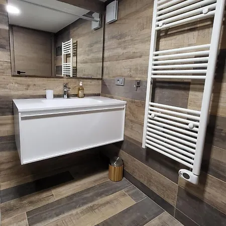 Privee Avec Sauna Oda ve Kahvaltı 3*