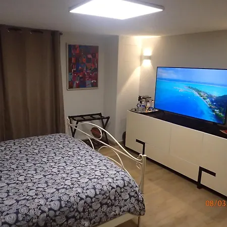Chambre Privative Avec Entree Independante