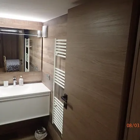 Chambre Privative Avec Entree Independante Frühstückspension Villeneuve-Loubet